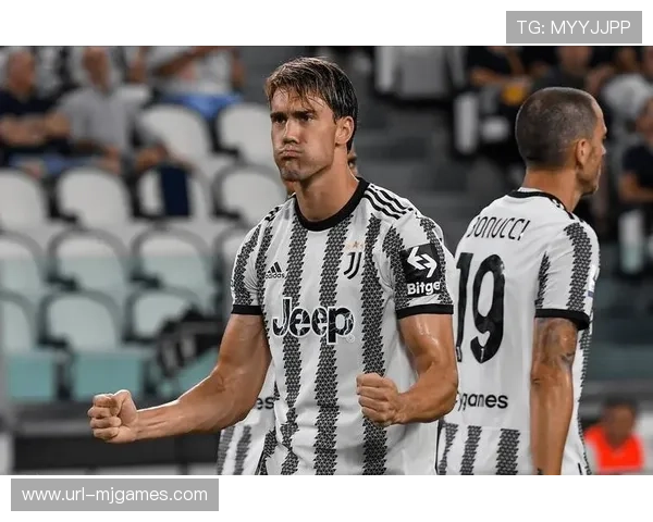 弗拉霍维奇补时连追两球，尤文极限战平多特