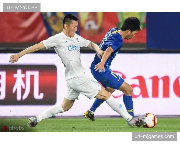 特写：37岁老将汪嵩替补登场，完成职业生涯700场里程碑